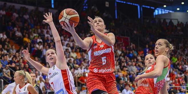 A Milli Kadın Basketbol Takımı çeyrek finali garantiledi