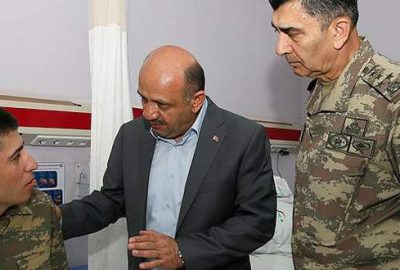 Bakan Işık Manisa’da yemekten etkilenen askerleri ziyaret etti