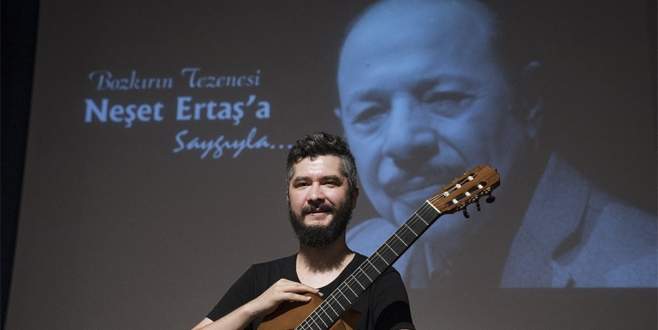 Büyük usta Neşet Ertaş tez oldu Büyük halk ozanı Neşet Ertaş’ın, eserleri ve Bozlak müziği, bu