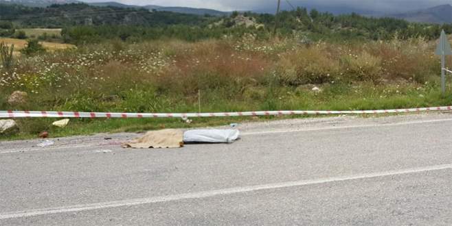 Kontrolden çıkan traktör şarampole yuvarlandı