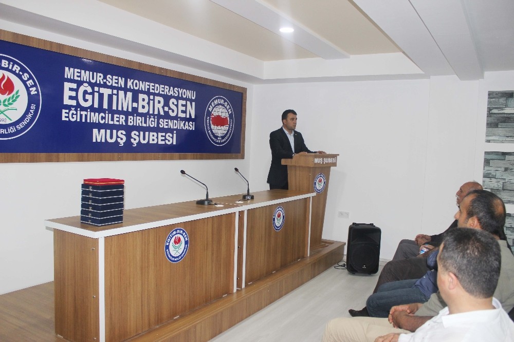 Eğitim-Bir-Sen’den ’Öncülerle Buluşma Vefa Programı’