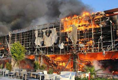 AVM’de korkutan yangın! Söndürme çalışmaları sürüyor