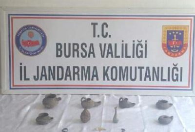 Bursa’da bisküvi kutusunda tarihi eser bulundu