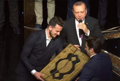 Bursalı hafız yarışmada 3. oldu, ödülünü Cumhurbaşkanı’ndan aldı