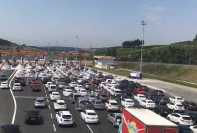 Bursa’da tatil yoğunluğu, kuyruk 20 kilometreyi buldu