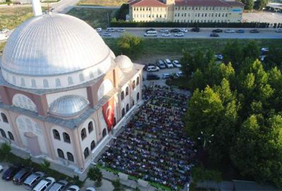 Bursa’da bayram sabahı camiler doldu taştı