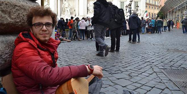 Otostopla 44 ülke gezdi