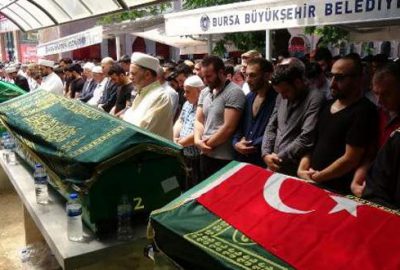 Feci kazada hayatını kaybeden 5 kişi toprağa verildi