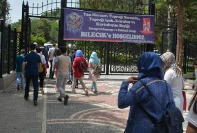 Şeyh Edebali Türbesi bayramda da ziyaretçi akınına uğradı