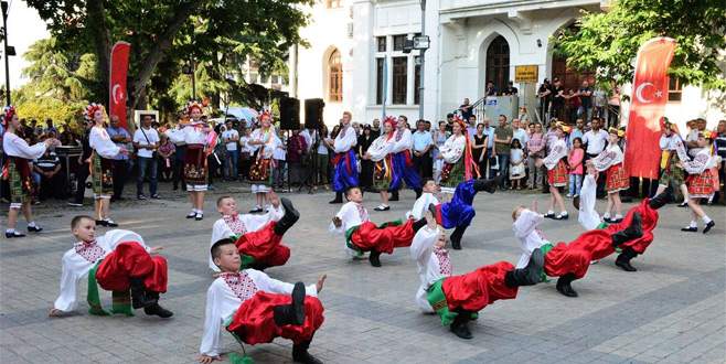 Cumalıkızık Ahududu Festivali’ne görkemli açılış