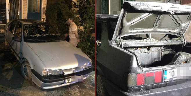 Bursa’da iki otomobil kundaklandı Bursa’da iki otomobil kundaklandı