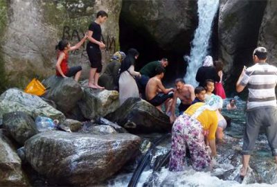 Saitabat Şelalesi’ne akın ettiler