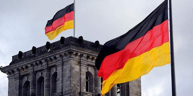 Almanya’da eşcinsel evliliklere onay
