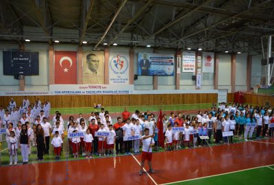 Nevşehir’de yaz spor okulları açıldı