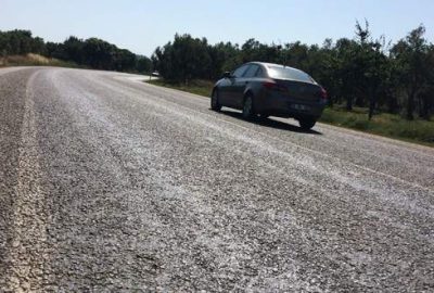 Aşırı sıcaklar Bursa’da asfalt eritti