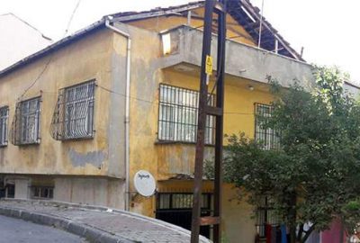 Vahşet! Annesinin başını taşla ezerek öldürdü