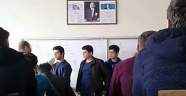 Öğretmenden öğrencilere sıra dayağı