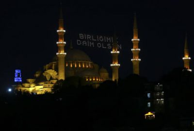 Tarihi camilerde mahyalı 15 Temmuz mesajı