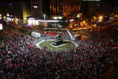 Bursa’da demokrasi nöbeti