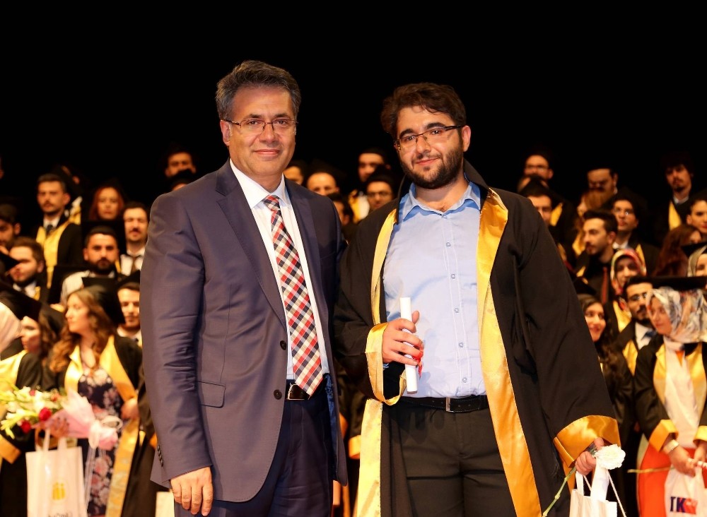 Genç doktorlar yemin töreni ile mesleğe ilk adımlarını attılar