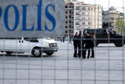 Taksim’de otel odasında otomatik bildiri makinesi bulundu