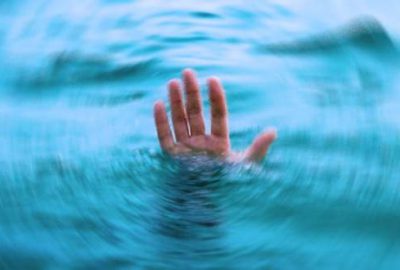 Serinlemesi için götürüldüğü denizde boğuldu