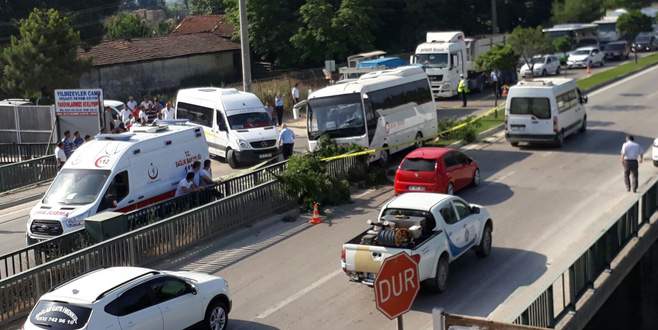 Bursa’da servis aracı yayaya çarptı: 1 ölü
