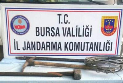 Bursa’da defineciler suçüstü yakalandı!