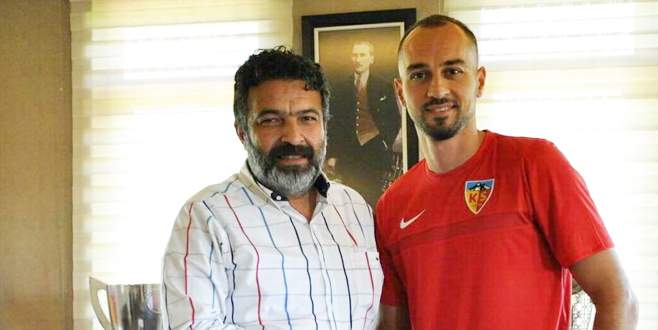 Şamil imzayı attı