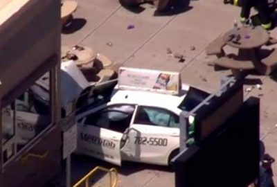 ABD’de taksi yayalara çarptı