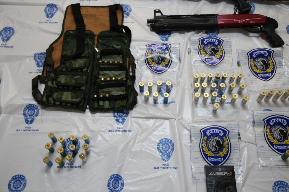 Markete silahlı saldırı: 3 gözaltı