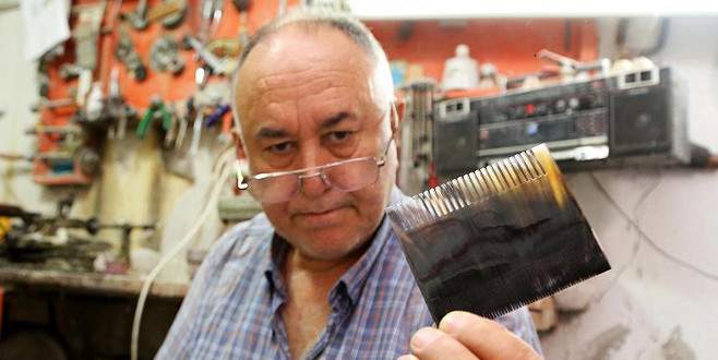 53 yıldır kemik tarak yapıyor