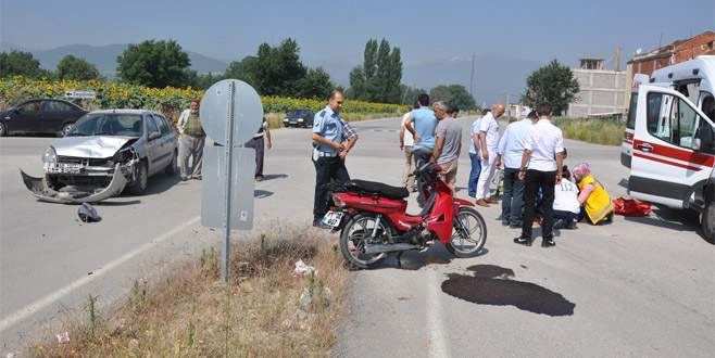 Bursa’da otomobil ile motosiklet çarpıştı: 2 yaralı