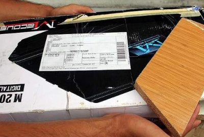 Kargo paketinde amfi beklerken tahta parçalarıyla karşılaştı