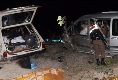 Kafa kafaya çarpıştılar: 4 ölü, 8 yaralı