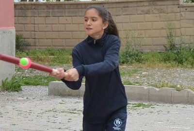 Ağrı'da 12 yaşındaki Eylem Gökser, öğretmeni sayesinde tanıştığı ve kendi