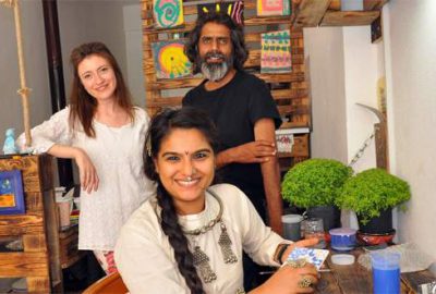 İznik çinisi için 8 bin 780 kilometre yol katetti