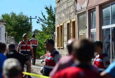 Kesmeye çalıştığı top mermisi patladı: 1 ölü