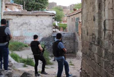 Diyarbakır’da hava destekli şafak operasyonu