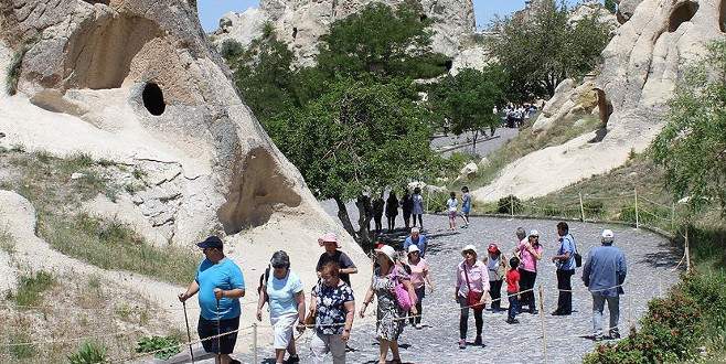 Turist rehberleri Kapadokya için kolları sıvadı