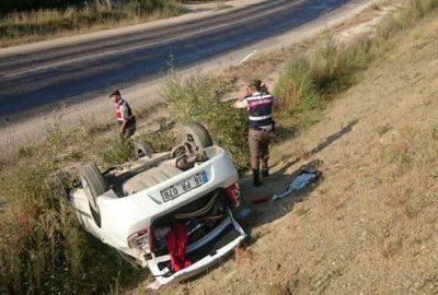 Takla atan araçtan sağ çıktılar