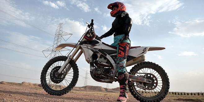 İranlı kadın motosikletçinin hayali engellerin kalkması