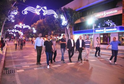 İstanbul caddesi ışıl ışıl