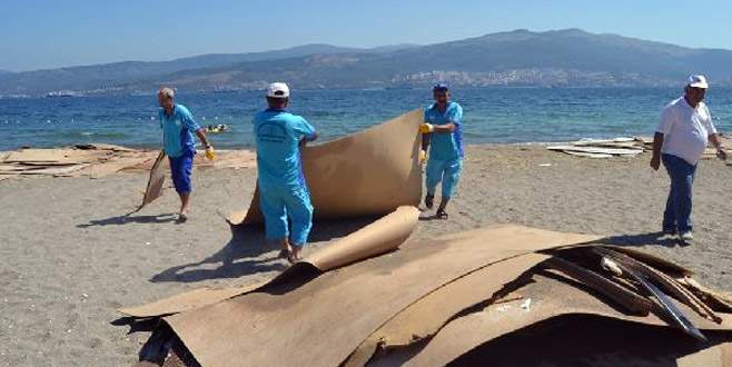 Gemlik sahilinde sunta temizliği