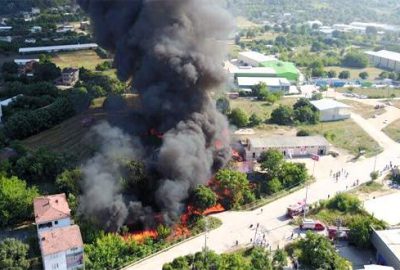 Bursa’da boya fabrikasında yangın