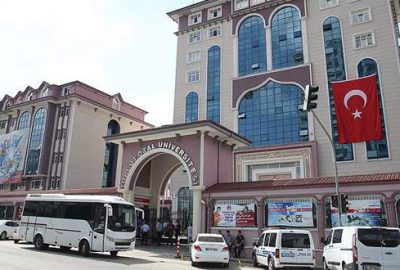 Kapatılan Turgut Özal Üniversitesi çalışanlarına gözaltı kararı