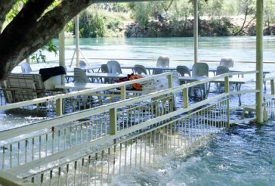 Susuzluğun konuşulduğu toplantıyı su bastı