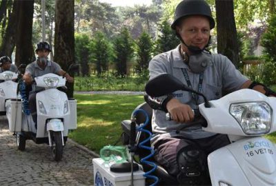 Elektrikli bisikletle ‘sinek avlıyorlar’