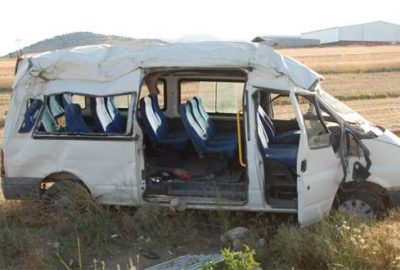 Burdur’da işçi servisi devrildi: 9 yaralı