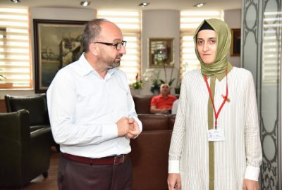 Başkan Üzülmez’den ayın personeline ödül